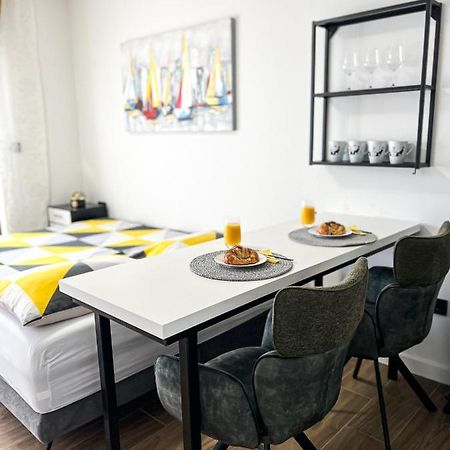 San-Studio Apartment Dugi Rat Exterior photo
