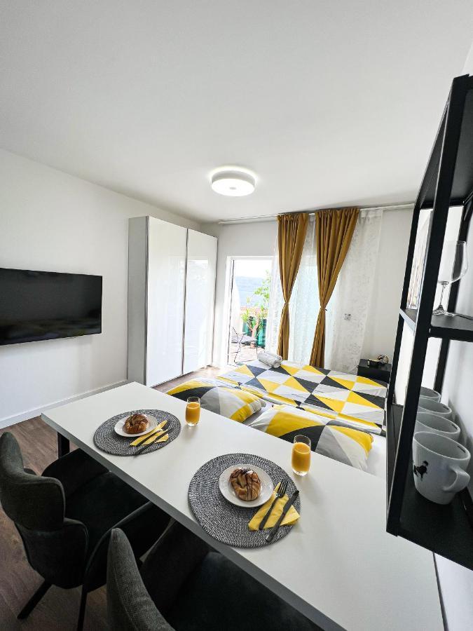 San-Studio Apartment Dugi Rat Exterior photo